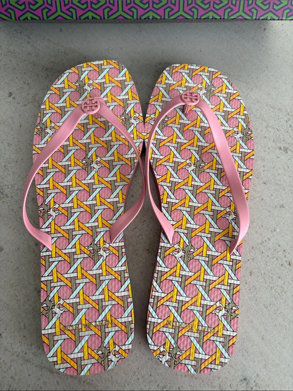 NEW Tory Burch Pink Caning Logo Geo 650 Flip Flops Size 9 - Picture 4 of 10